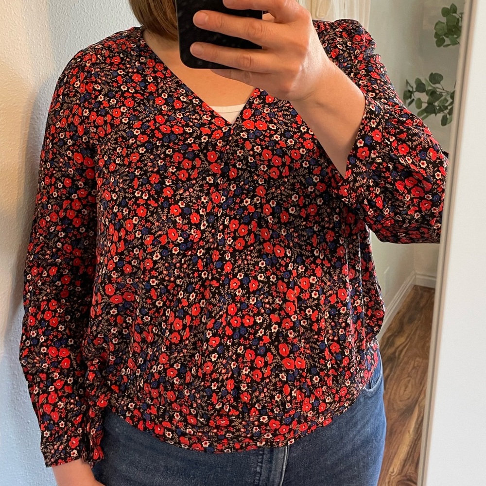 Floral wrap blouse - Picture 5 of 10